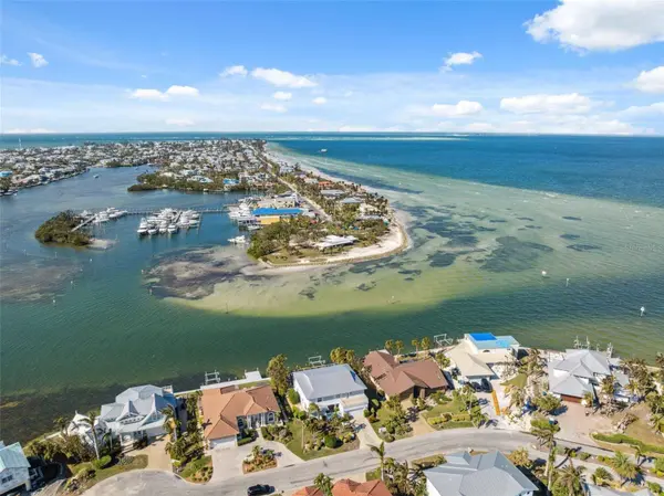 727 KEY ROYALE DR, Holmes Beach, FL 34217