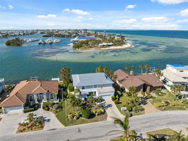 727 KEY ROYALE DR, Holmes Beach, FL 34217