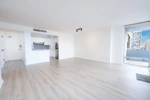 6301 N Sheridan RD #14J, Chicago, IL 60660
