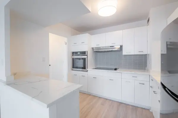 6301 N Sheridan RD #14J, Chicago, IL 60660