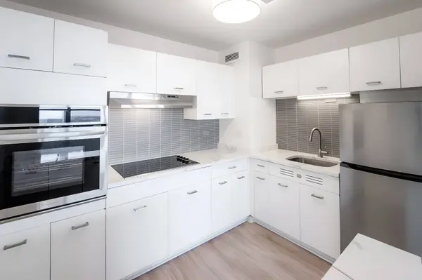 6301 N Sheridan RD #14J, Chicago, IL 60660