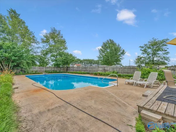 104 Whitfield Drive, Athens, AL 35613