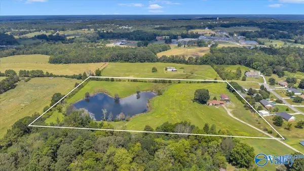 7735 County Road 170, Trinity, AL 35673