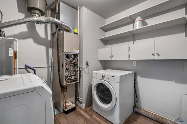 424 Robbins Dr, Rapid City, SD 57701