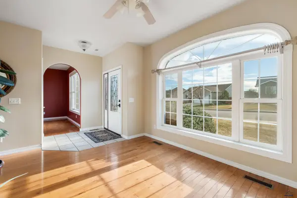 6530 Wellington Dr, Rapid City, SD 57702