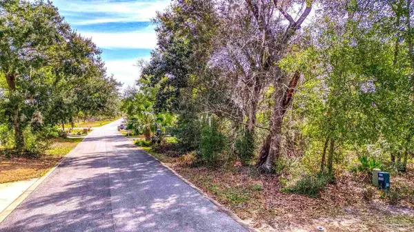 16265 Narwhal Dr, Pensacola, FL 32507