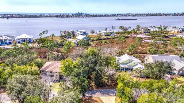 16265 Narwhal Dr, Pensacola, FL 32507