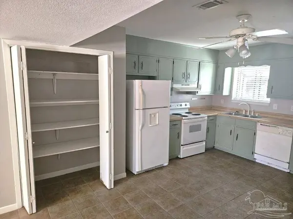 5791 Coronada Blvd, Pensacola, FL 32507