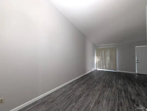 6802 Tiki Ln, Pensacola, FL 32503