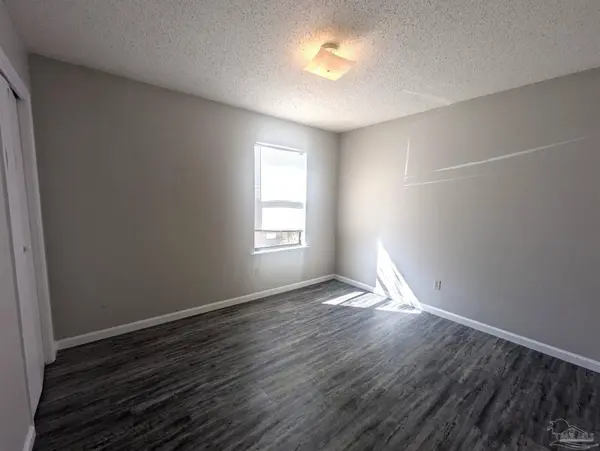 6802 Tiki Ln, Pensacola, FL 32503