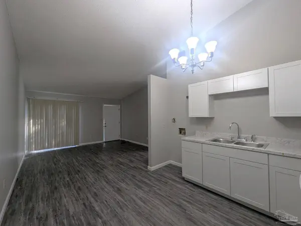 6802 Tiki Ln, Pensacola, FL 32503