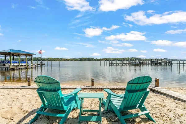 7224 Majestic Blvd, Navarre, FL 32566