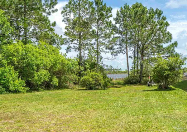 2564 Gulf Breeze Ave, Pensacola, FL 32507