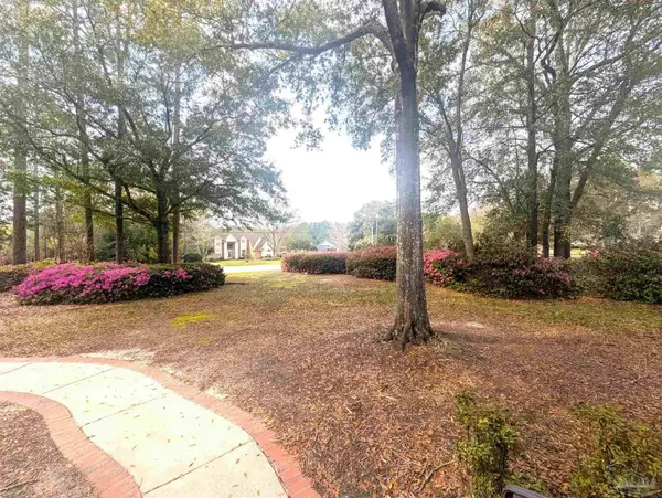 5416 Rowe Trl, Pace, FL 32571