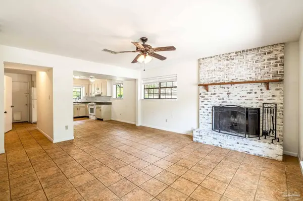 5791 Coronada Blvd, Pensacola, FL 32507