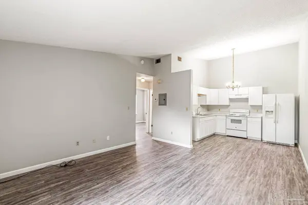 6839 Tiki Ln, Pensacola, FL 32503