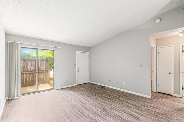 6839 Tiki Ln, Pensacola, FL 32503