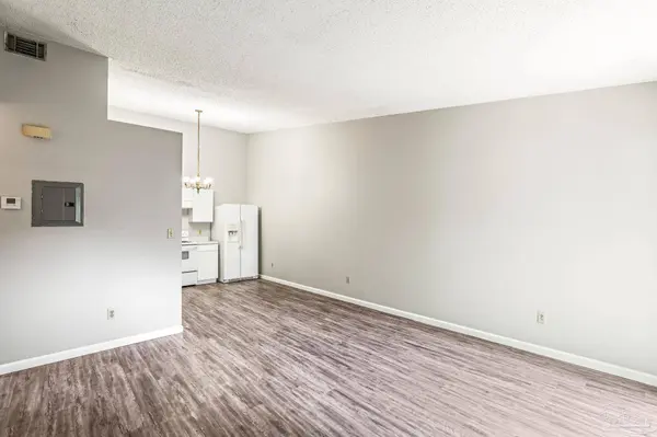 6839 Tiki Ln, Pensacola, FL 32503
