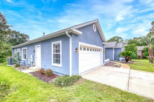 4314 Hidden Lakes Dr, Niceville, FL 32578