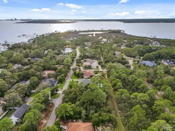 16560 Innerarity Pt Rd, Pensacola, FL 32507