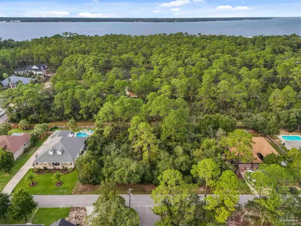 16570 Innerarity Pt Rd, Pensacola, FL 32507