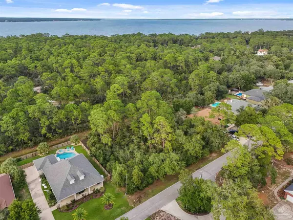 16570 Innerarity Pt Rd, Pensacola, FL 32507