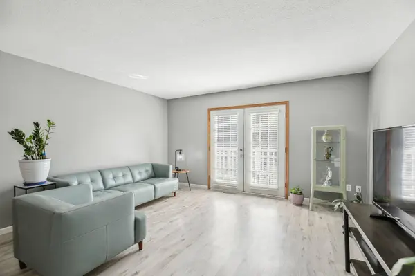 1860 Mcmenemy ST #E, Maplewood, MN 55117