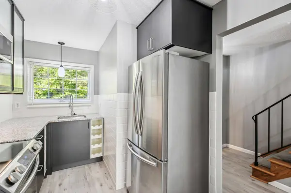 1860 Mcmenemy ST #E, Maplewood, MN 55117