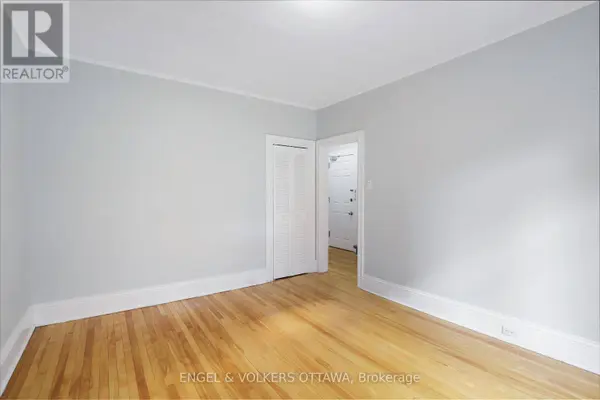 29 Argyle AVE #2, Ottawa, ON K2P1B3