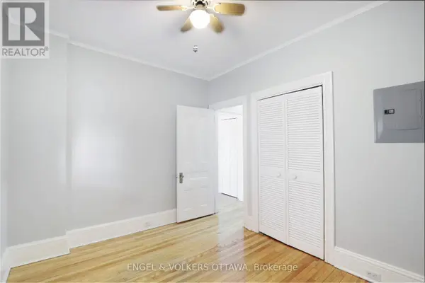 29 Argyle AVE #2, Ottawa, ON K2P1B3