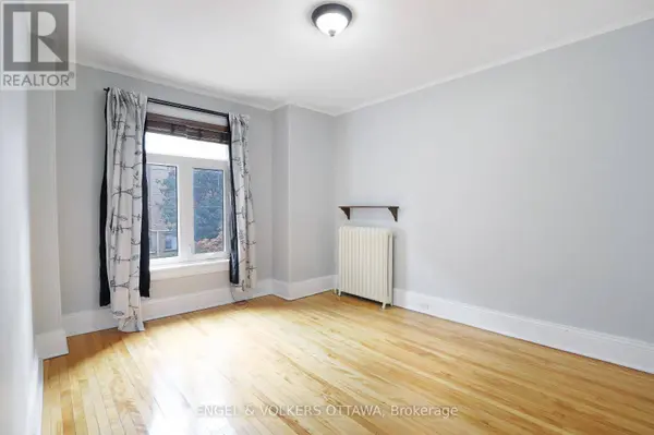 29 Argyle AVE #2, Ottawa, ON K2P1B3