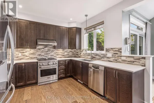 704 WRANGLER CIRCLE, Ottawa, ON K2S0R2