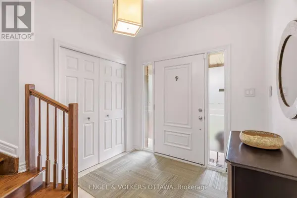 704 WRANGLER CIRCLE, Ottawa, ON K2S0R2