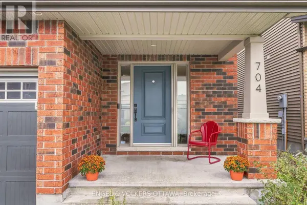 704 WRANGLER CIRCLE, Ottawa, ON K2S0R2