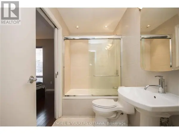 90 George ST #411, Ottawa, ON K1N0A8