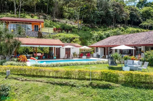 Exceptional Private Retreat in Atenas, Atenas, 20501