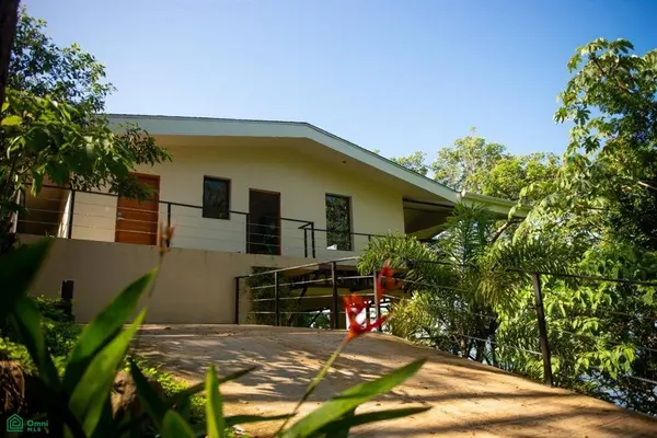 Spectacular Oceanview Retreat in Bellevue Isla Tor, Puntarenas,