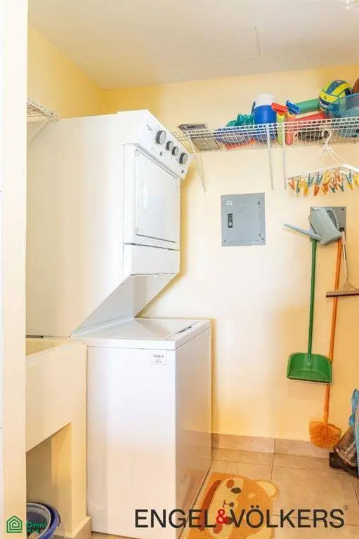 Palmas de Tamarindo 204D, Santa Cruz, 50309