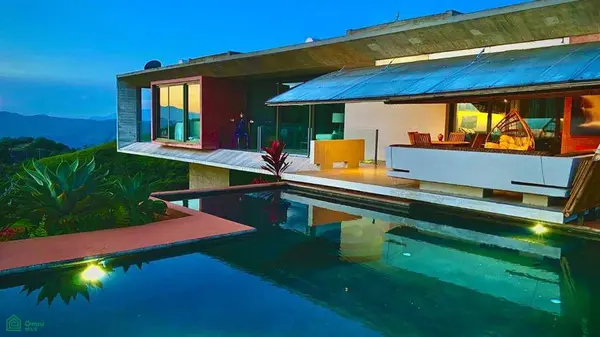 Glass Farmhouse, Atenas,