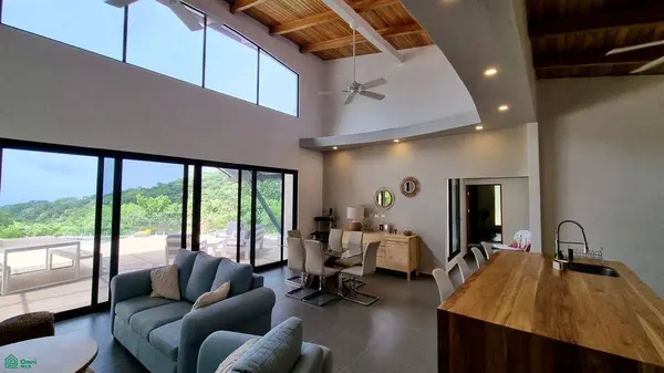 Bocas del Toro, Puerto Carrillo, Guanacaste 51103