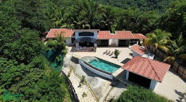 Bocas del Toro, Puerto Carrillo, Guanacaste 51103