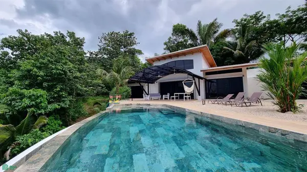 Bocas del Toro, Puerto Carrillo, Guanacaste 51103