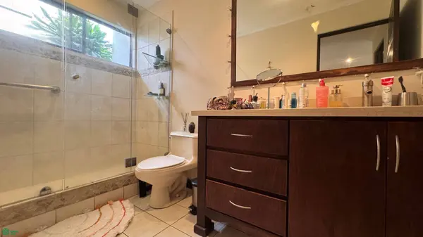 La Perla, San Rafael, SanJose 10203