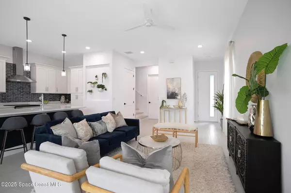 1360 Windchime LN, Melbourne, FL 32935