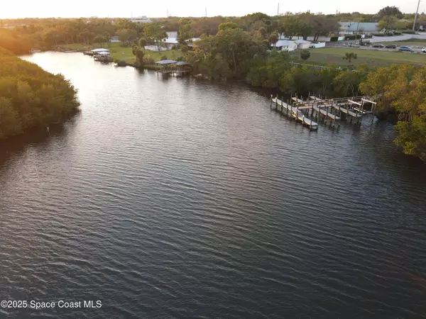 1360 Windchime LN, Melbourne, FL 32935