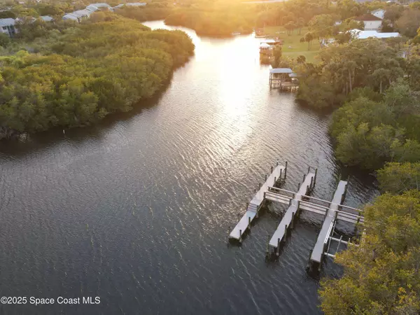 1360 Windchime LN, Melbourne, FL 32935