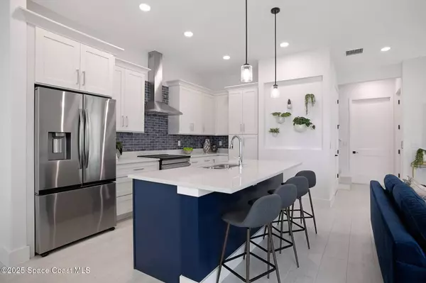 1360 Windchime LN, Melbourne, FL 32935