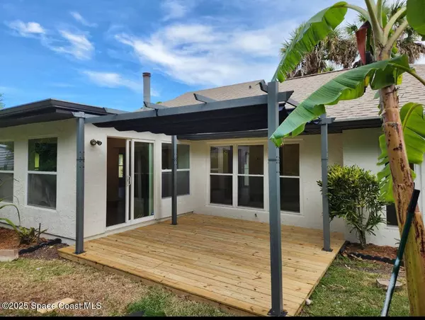 313 Evergreen ST NE, Palm Bay, FL 32907