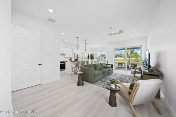 1370 Windchime LN, Melbourne, FL 32935