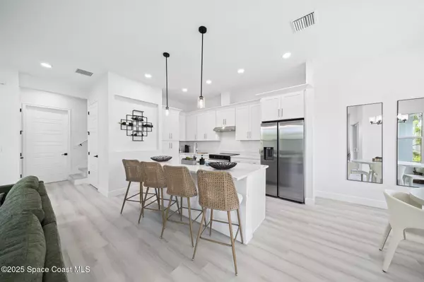 1370 Windchime LN, Melbourne, FL 32935